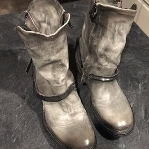 A.S.98 midcalf grey boots.